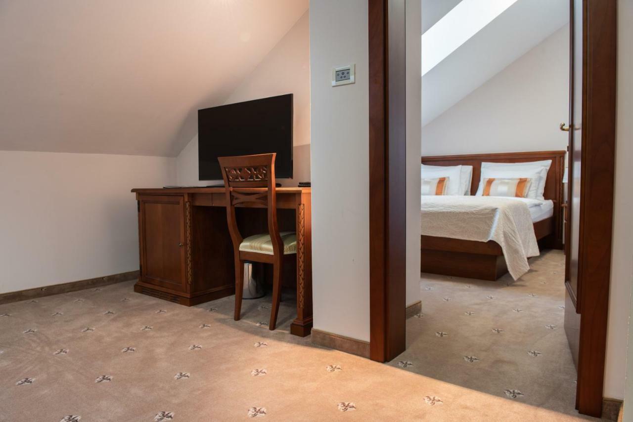 Gospić Hotel Stara Lika מראה חיצוני תמונה